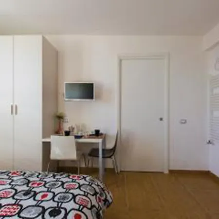 Bilocale Luminoso Garbatella Сasa de vacaciones